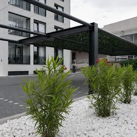 Home Apartments *